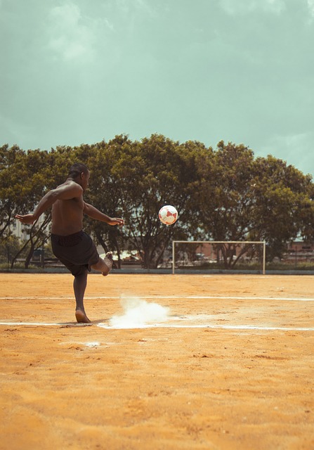 展和中国足 展和中国足